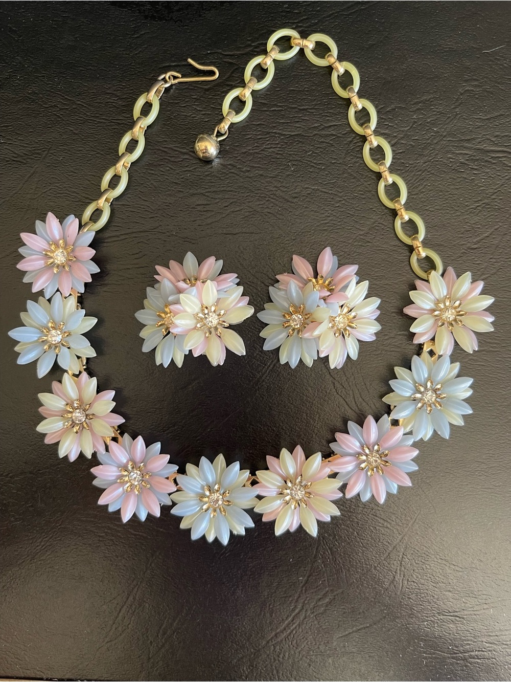 Vintage unsigned CORO Pastel Daisy Statement Necklace and clip Earring Set .